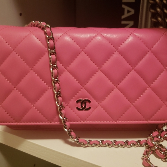CHANEL Handbags - Pink CHANEL BAG 💯 Authentic